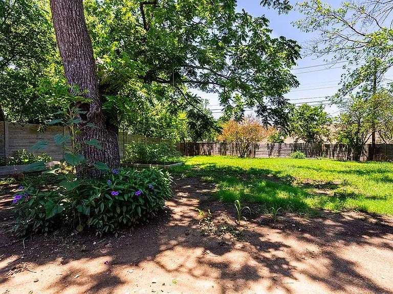 310 E Grady Dr — Photo 15