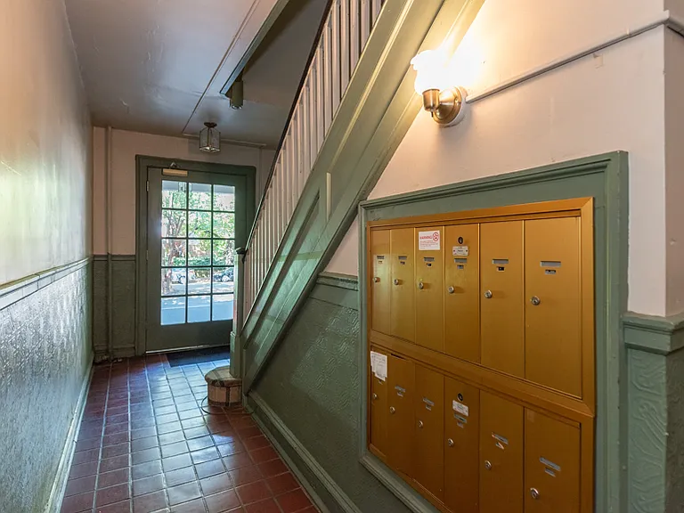 South Arthur Apartments — Photo 3