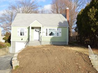 49 Acushnet Ave, Worcester, MA 01606