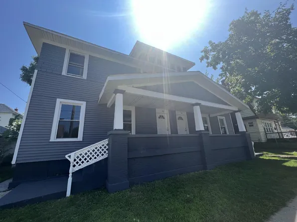 742 Neland Ave SE, Grand Rapids, MI 49506