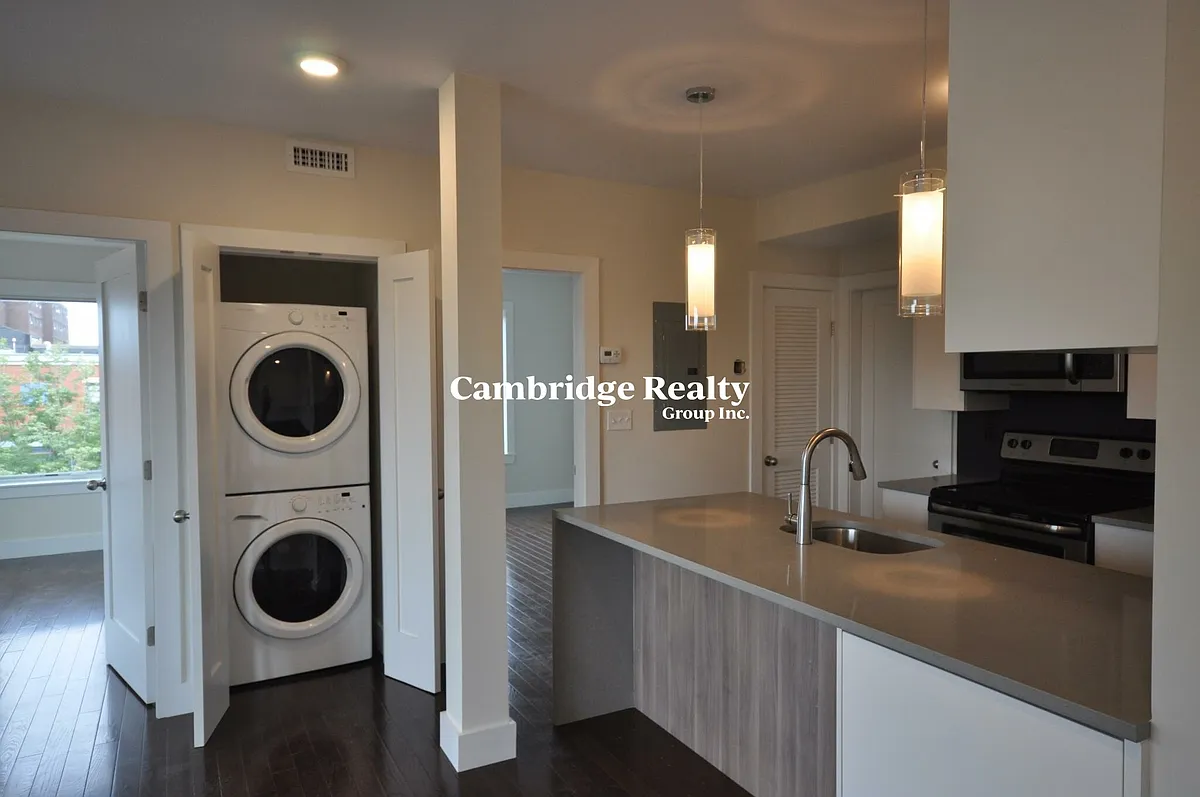 Building Photo - 659 Massachusetts Ave #7T