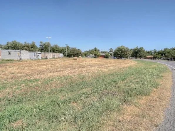 605 SW 4th St #1, Tuttle, OK 73089