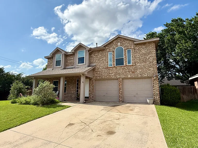 9324 Chesapeake Ln — Photo 2