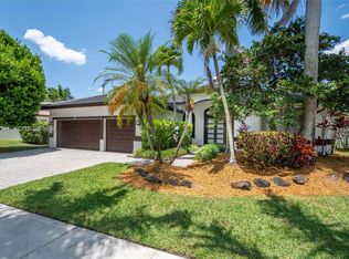 812 Regal Cove Rd, Weston, FL 33327