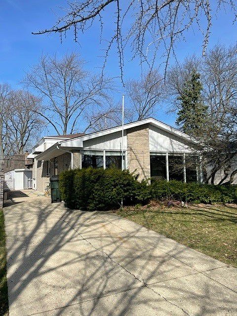 1st image of 914 Leamington Ave