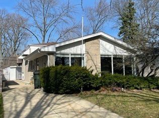 914 Leamington Ave, Glenview, IL 60025