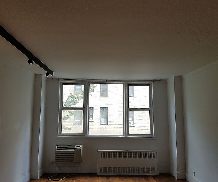 1st image of 200 E 30th St APT 7j