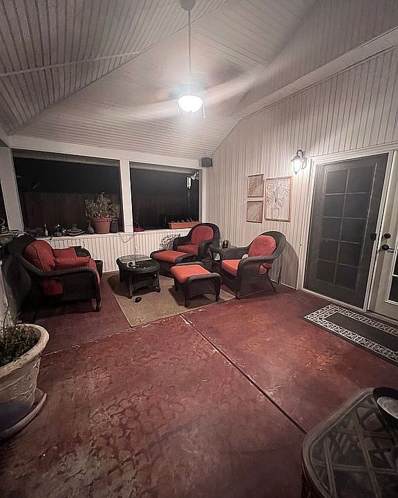 2nd image of 1874 Polson Ave