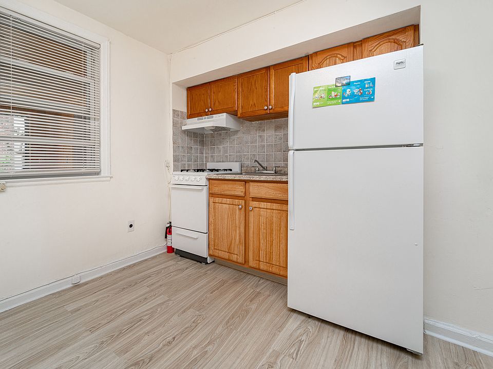 1st image of 23-60 32nd St #1R
