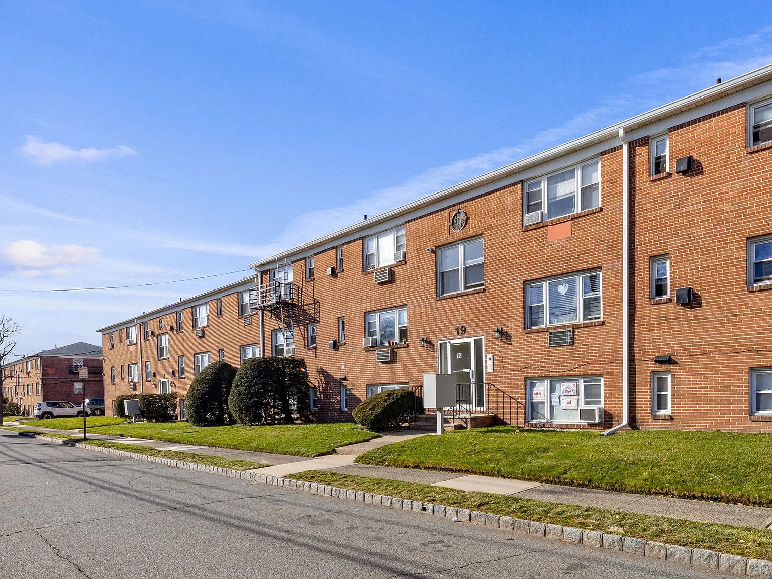 Brighton Court Apartments — Photo 3
