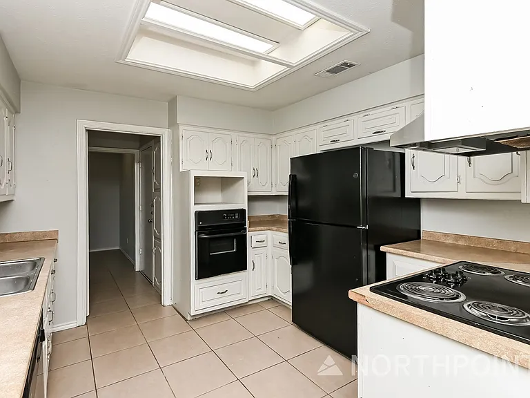 1105 Cedar Ridge Dr — Photo 6