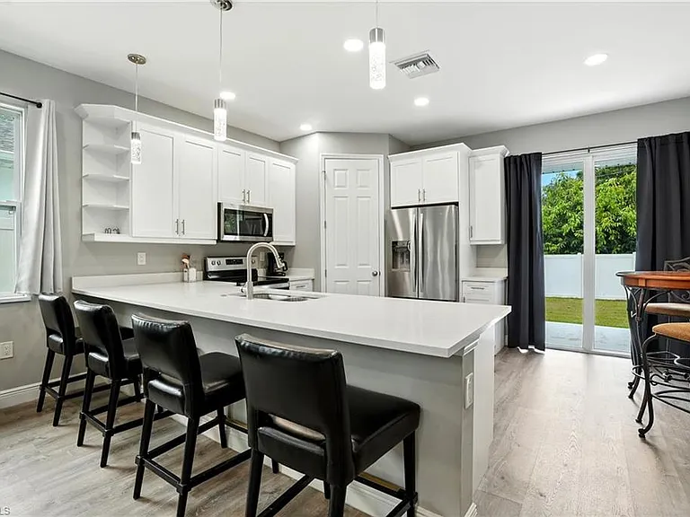 10140 Carolina St — Photo 12