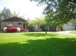 2242 Maple Dr, Fairmont, WV 26554