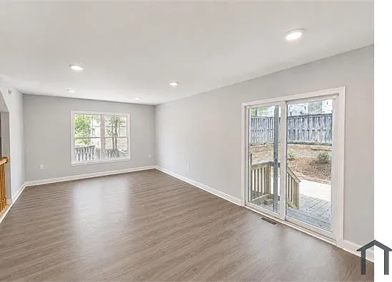 6 bed, 1656 sqft, $7,250 — Photo 3