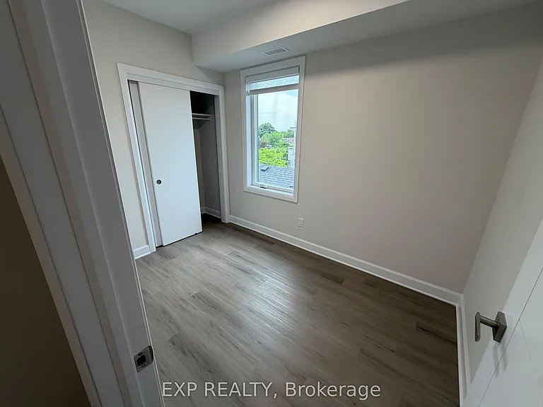 258 Montfort St — Photo 18