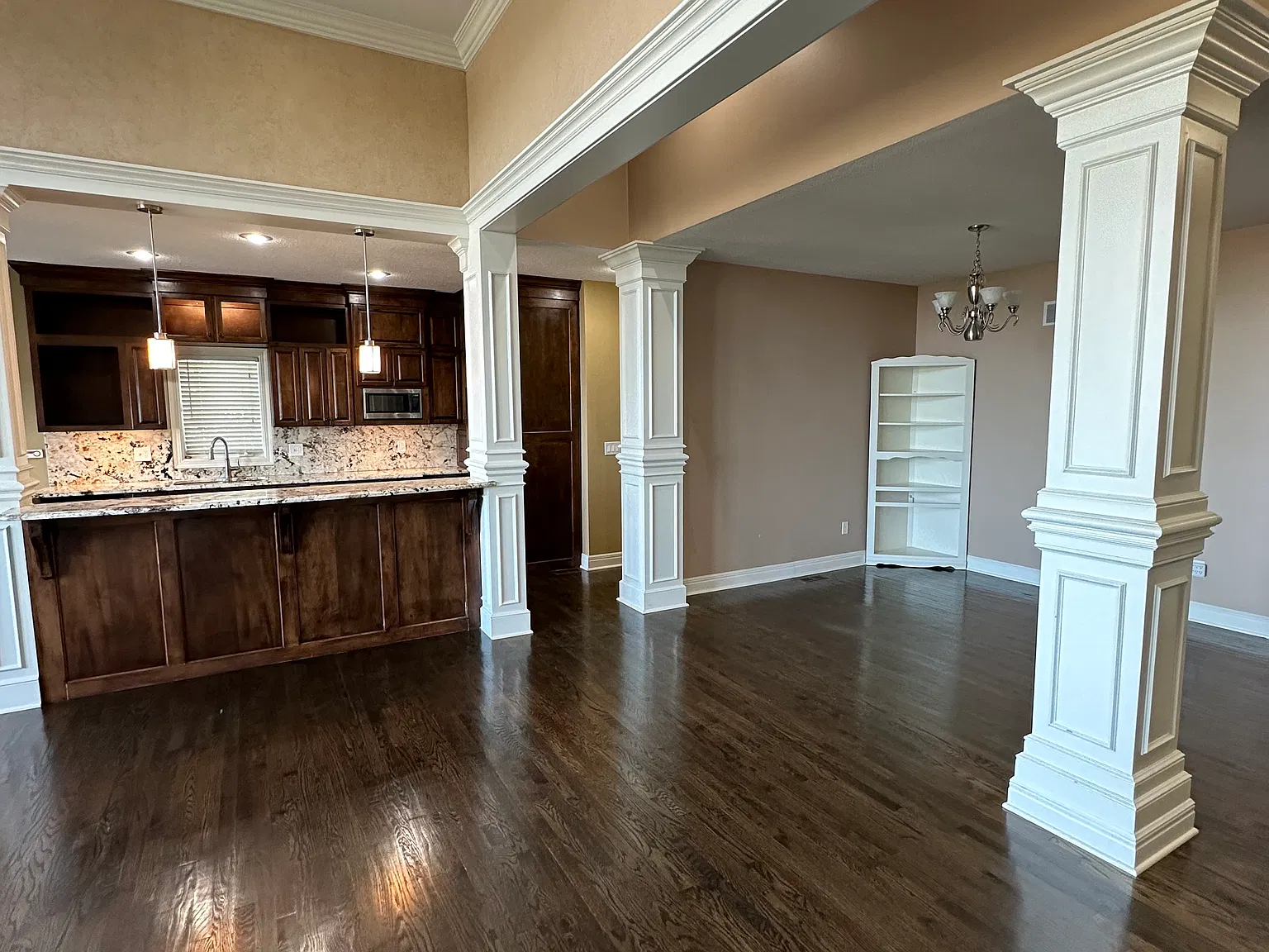 3 bed, 1950 sqft, $2,500 — Photo 3
