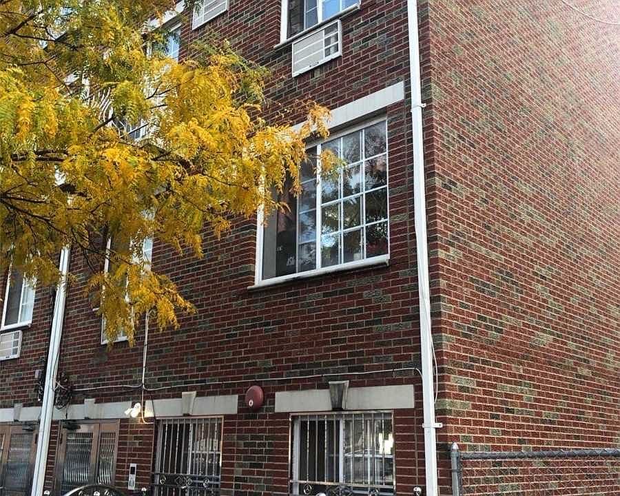 1st image of 11036 Corona Ave