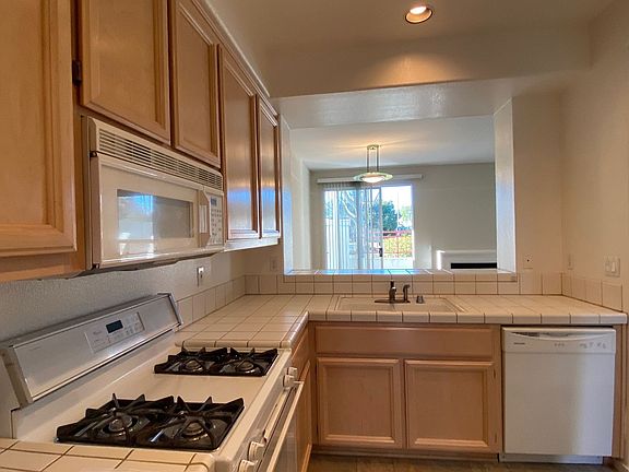 3rd image of 513 Shoal Cir