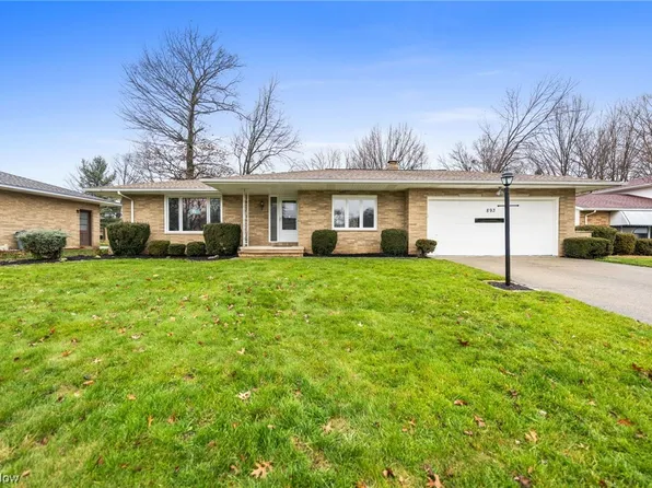 893 Meadview Dr, Seven Hills, OH 44131