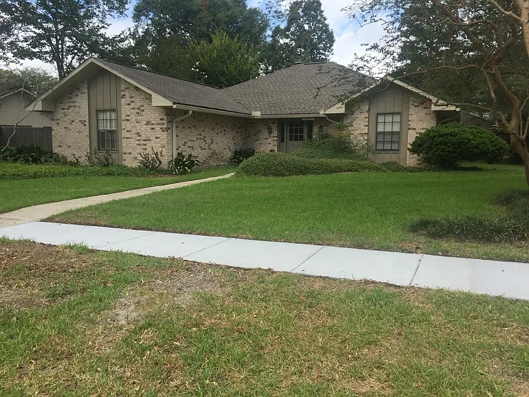 17217 E Rockbridge Ave — Photo 1