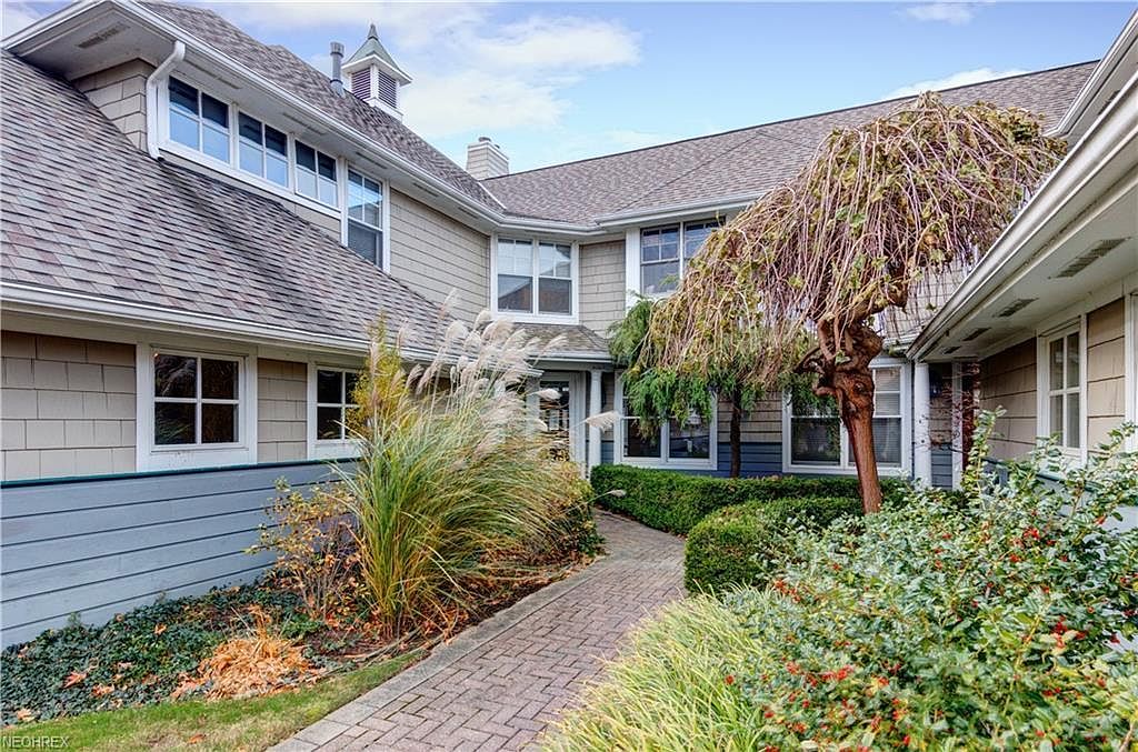 11 Shoreby Dr, Bratenahl, OH 44108 Zillow