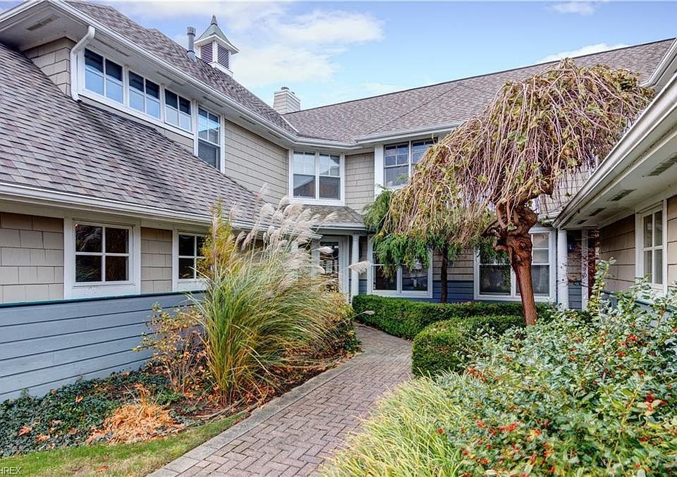 1st image of 11 Shoreby Dr