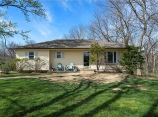 12000 NW Yukon St, Parkville, MO 64152