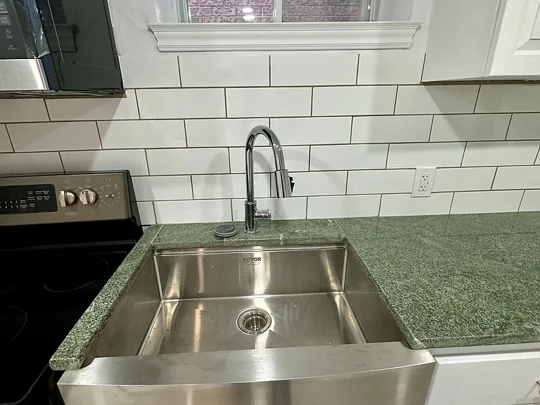 6 Lapp St #LOWER — Photo 12