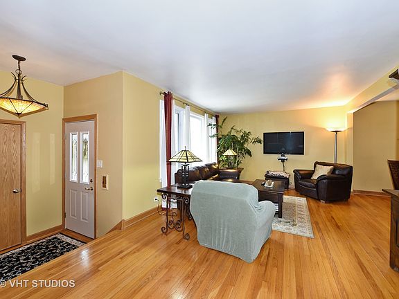3rd image of 1548 Newcastle Ave
