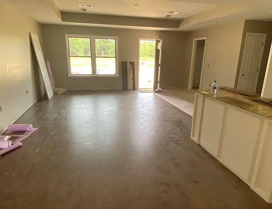 5th image of 22 Fox Creek Ct
