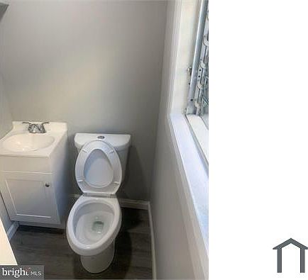5th image of 135 N 51st St