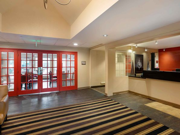 25 Merritt Blvd #9681