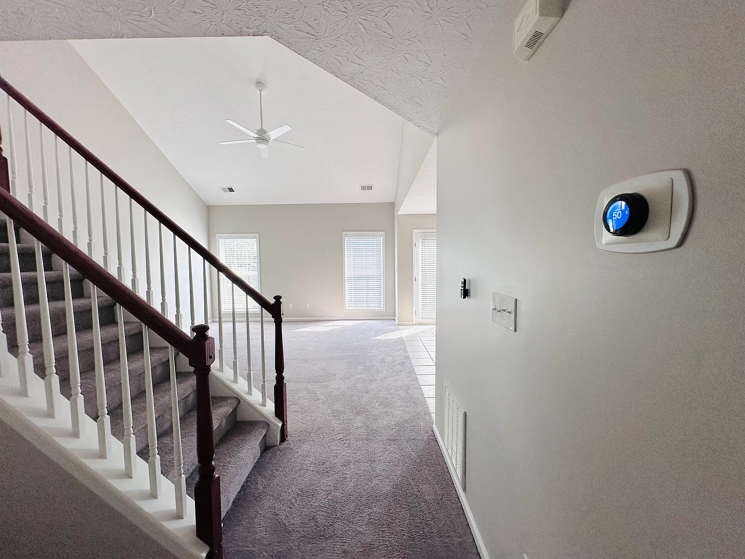 3 bed, 2.5 bath, 1752 sqft, $2,395 — Photo 3