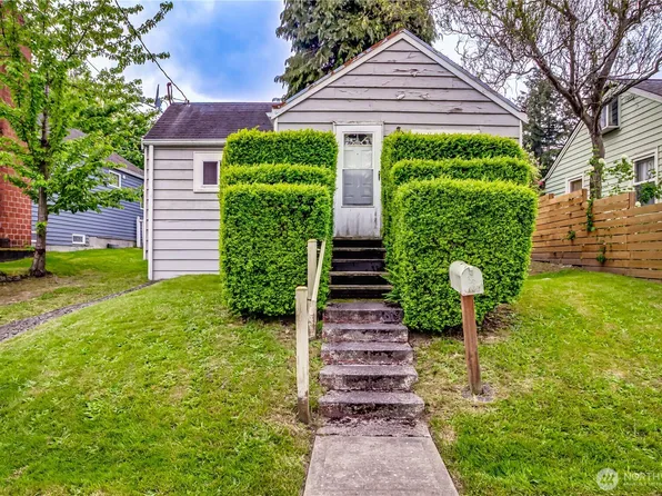 9817 35th Avenue SW, Seattle, WA 98126