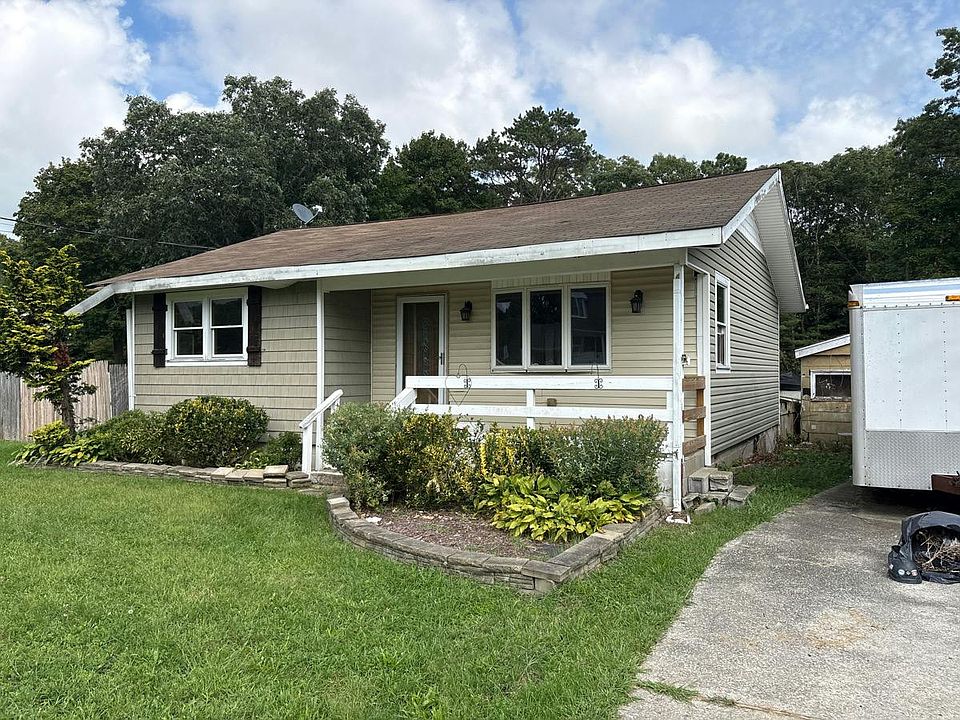 2nd image of 55 Lambert Ave
