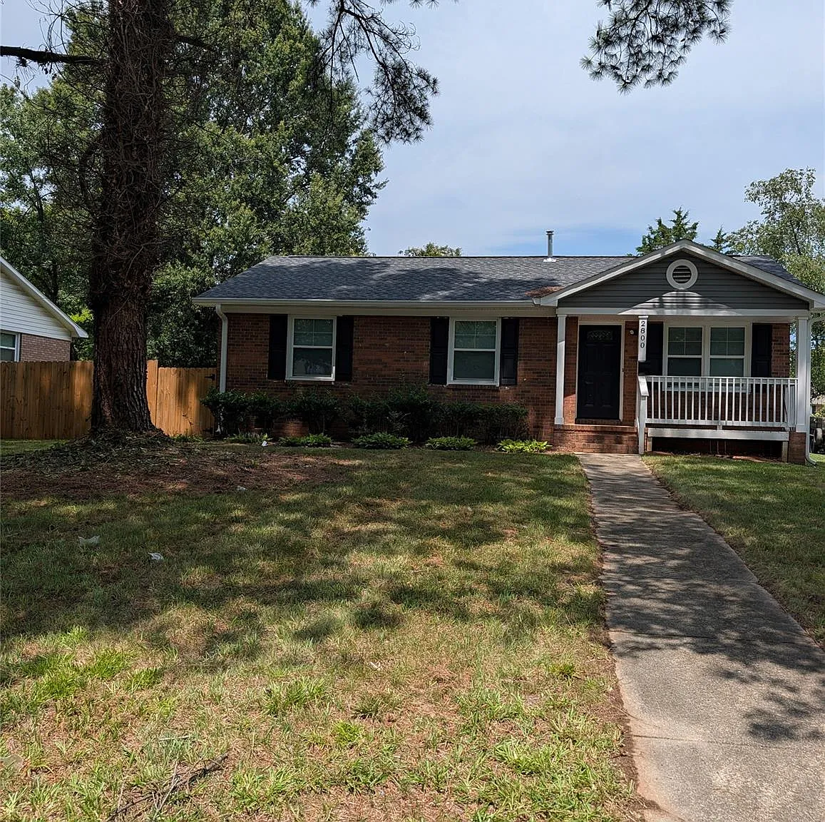 3 bed, 2.0 bath, 1088 sqft, $2,300 — Photo 1