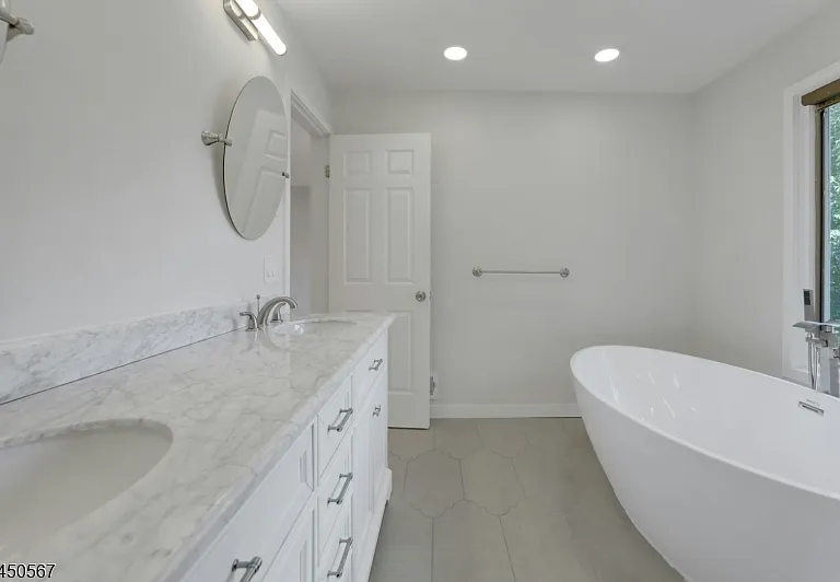 35 Reagan Way — Photo 22