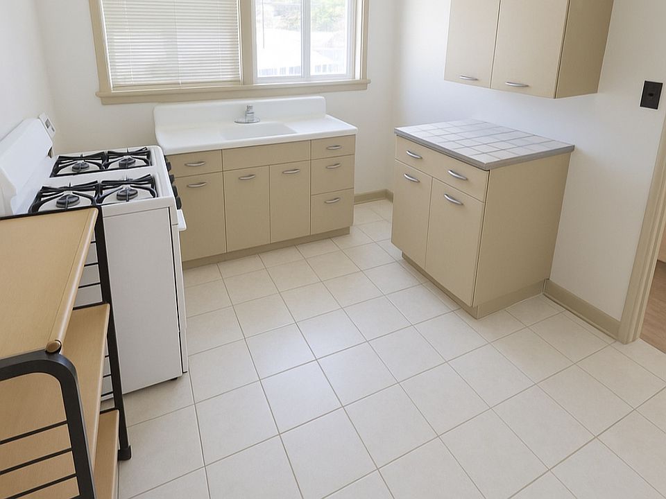 2nd image of 13415 Bailey St APT 2