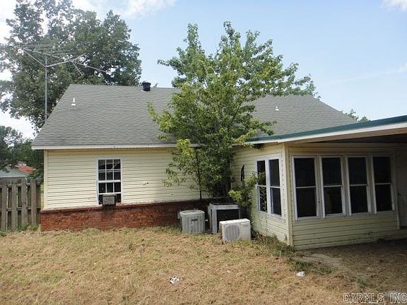 5th image of 446 Old Military Rd E
