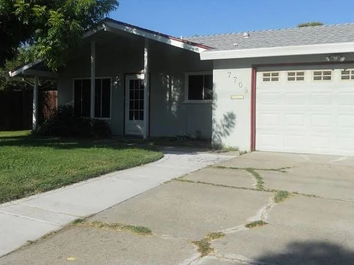7709 Franklin Blvd photo 1