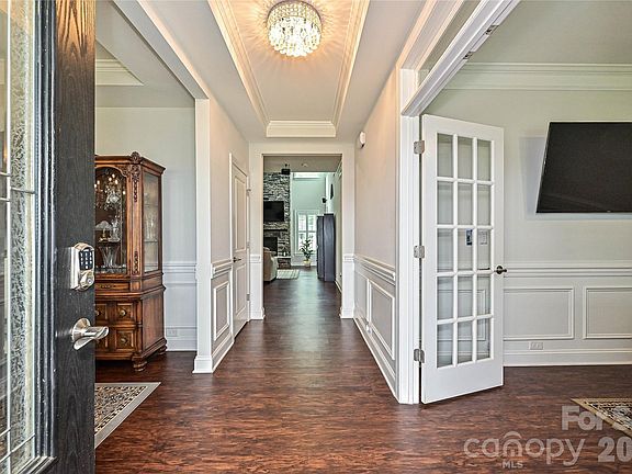 5th image of 406 Sinaloa St