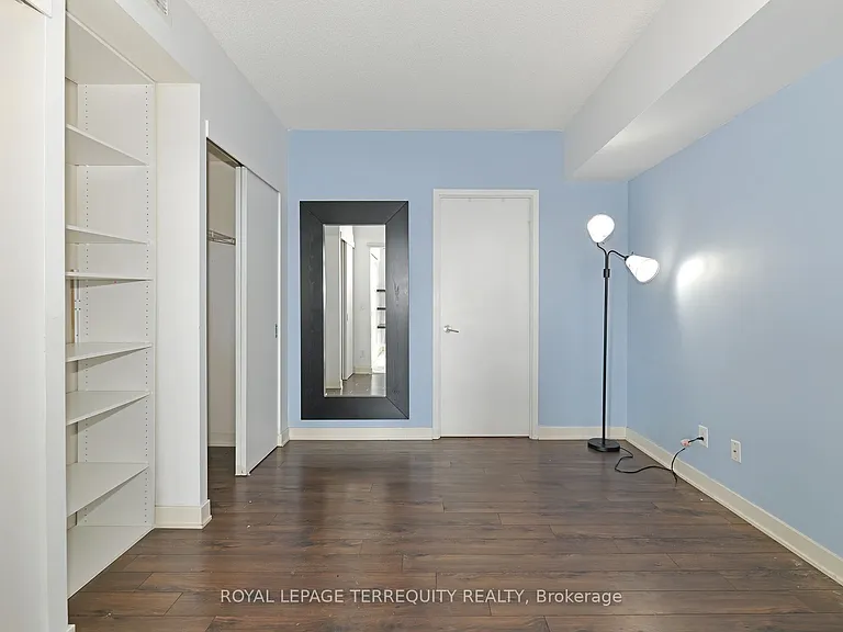 110 Charles St E #2710 — Photo 9