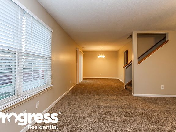 4th image of 10302 Draycott Ave