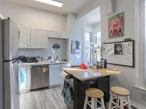 2nd image of 904 N 3rd St #3