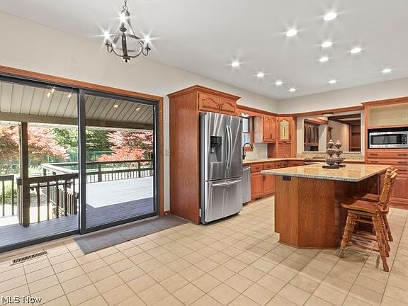 4th image of 40 Green Meadow Pl