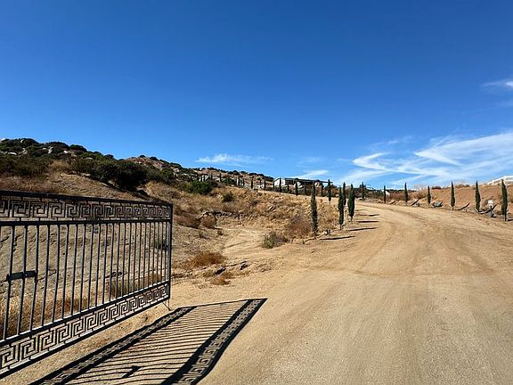 2nd image of 22881 Arrow Rd