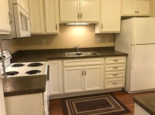 217 Summit Ridge Dr #B, White Lake, MI 48386