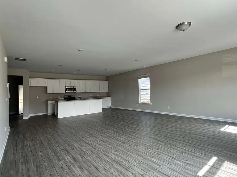 292 Grey Falcon Ave — Photo 6