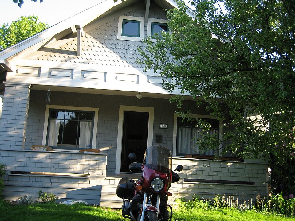 2nd image of 829 NE 56th St