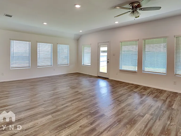 9446 Brookwood Bend Dr — Photo 2
